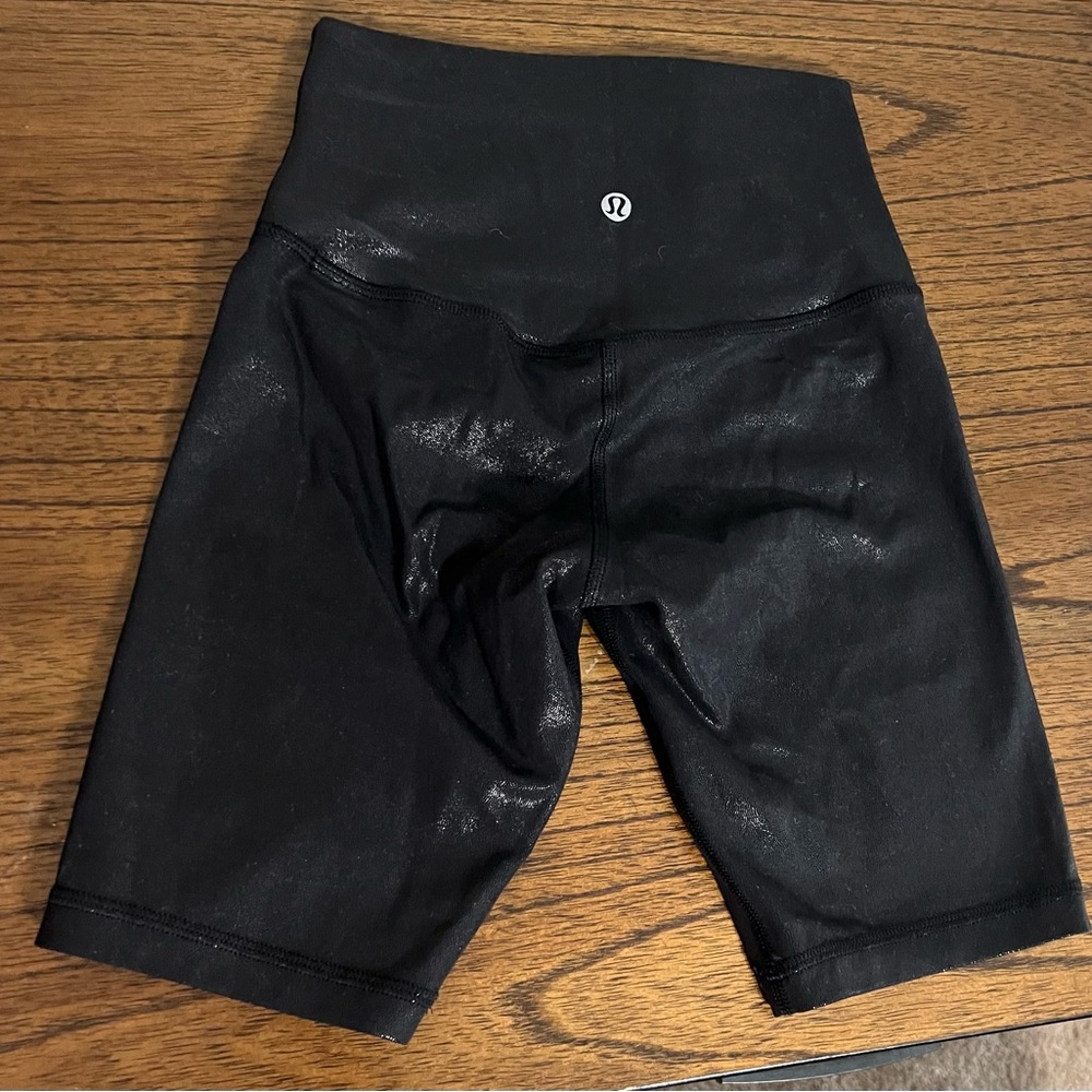 Lululemon Align high rise short • 8” • shine print